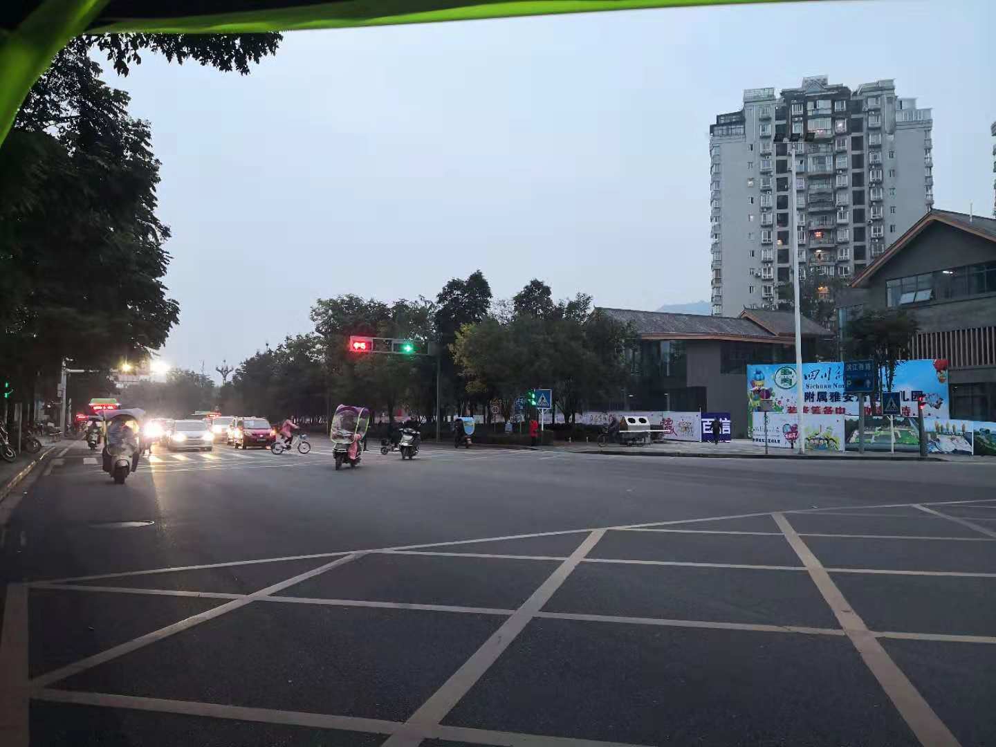 电动车闯红灯