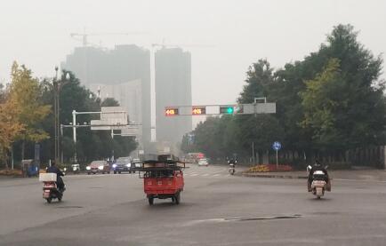 电瓶车、三轮车闯红灯
